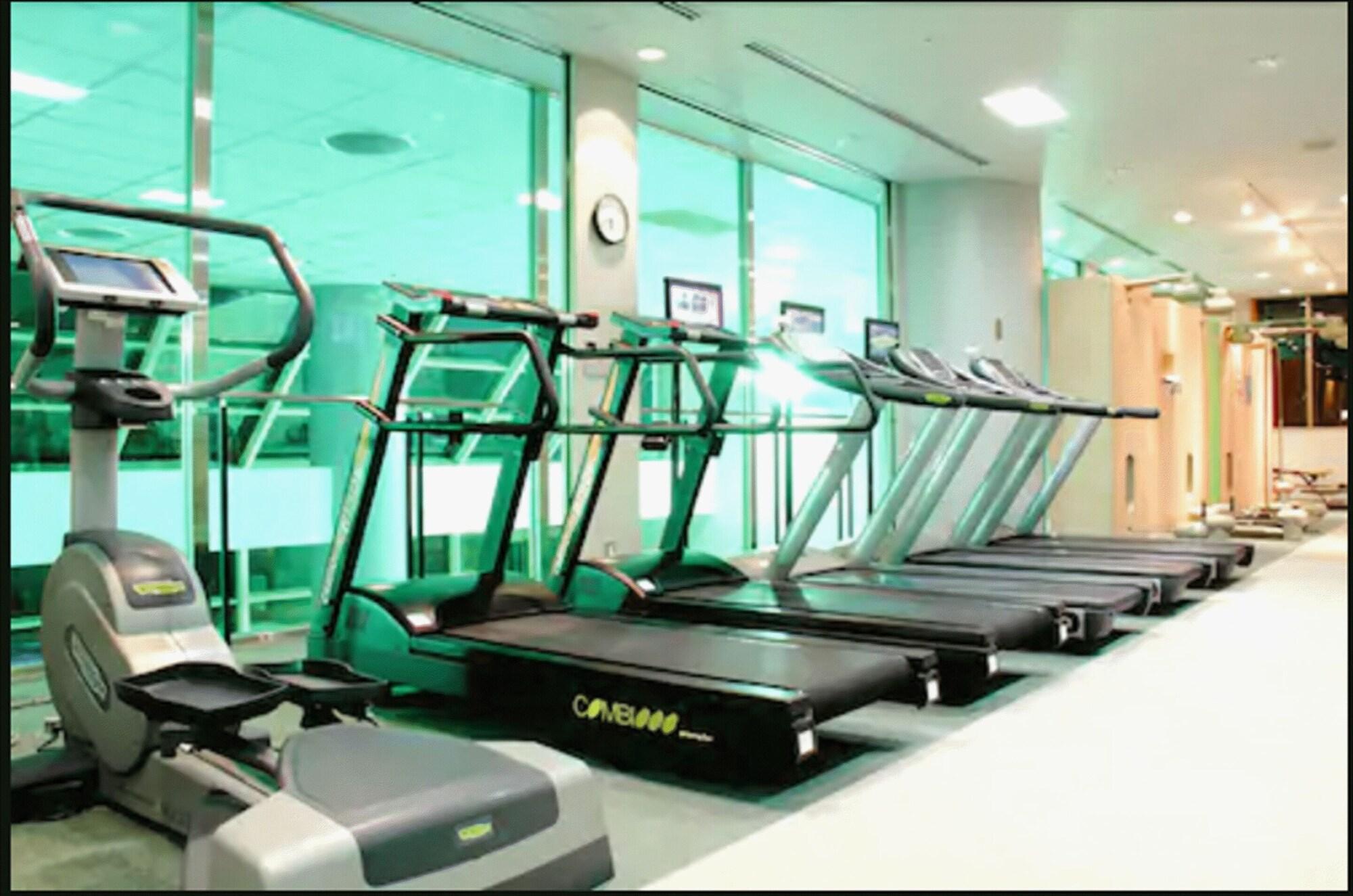 Royton Sapporo Hotel Exterior foto A row of treadmills